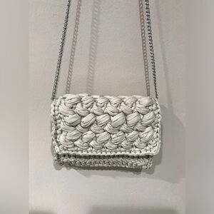❤️❤️H&M Knit Beige Crossbody Purse on Silver Chain, 9”x 8”